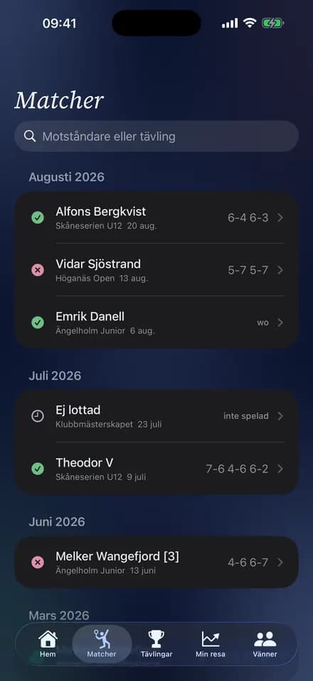 Matchlistan i Smatch: spelade matcher med resultat, motståndare och klubb, grupperade per månad